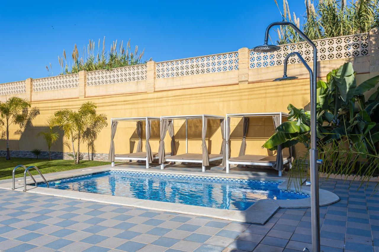 Sun, Relax, Climatized Pool & Steps To The By Mellow Willa *
