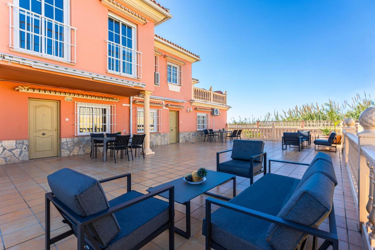 Sun, Relax, Climatized Pool & Steps To The By Mellow Villa Velez Malaga