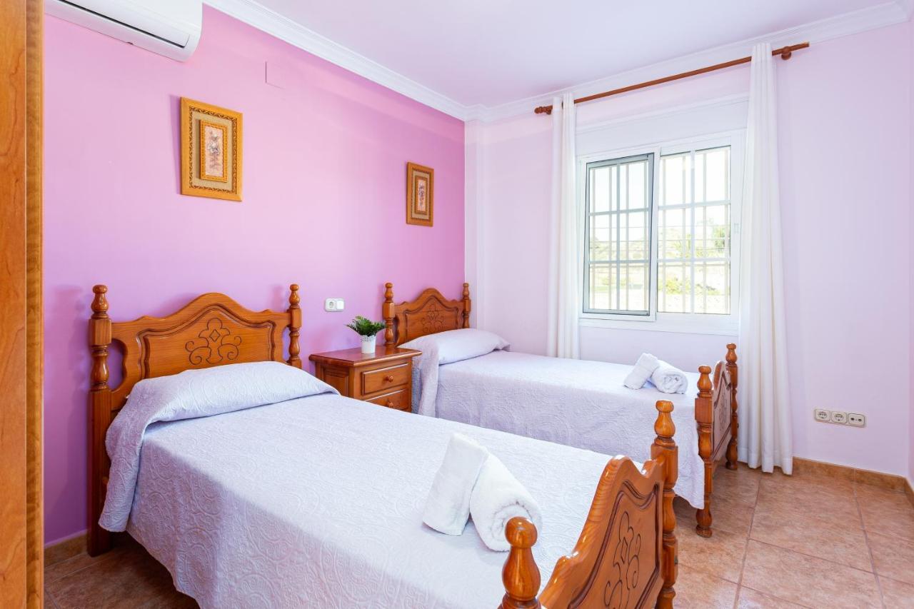 Sun, Relax, Climatized Pool & Steps To The By Mellow Villa